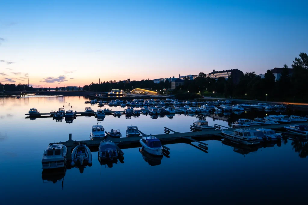 Hamn i Vasa i skymning